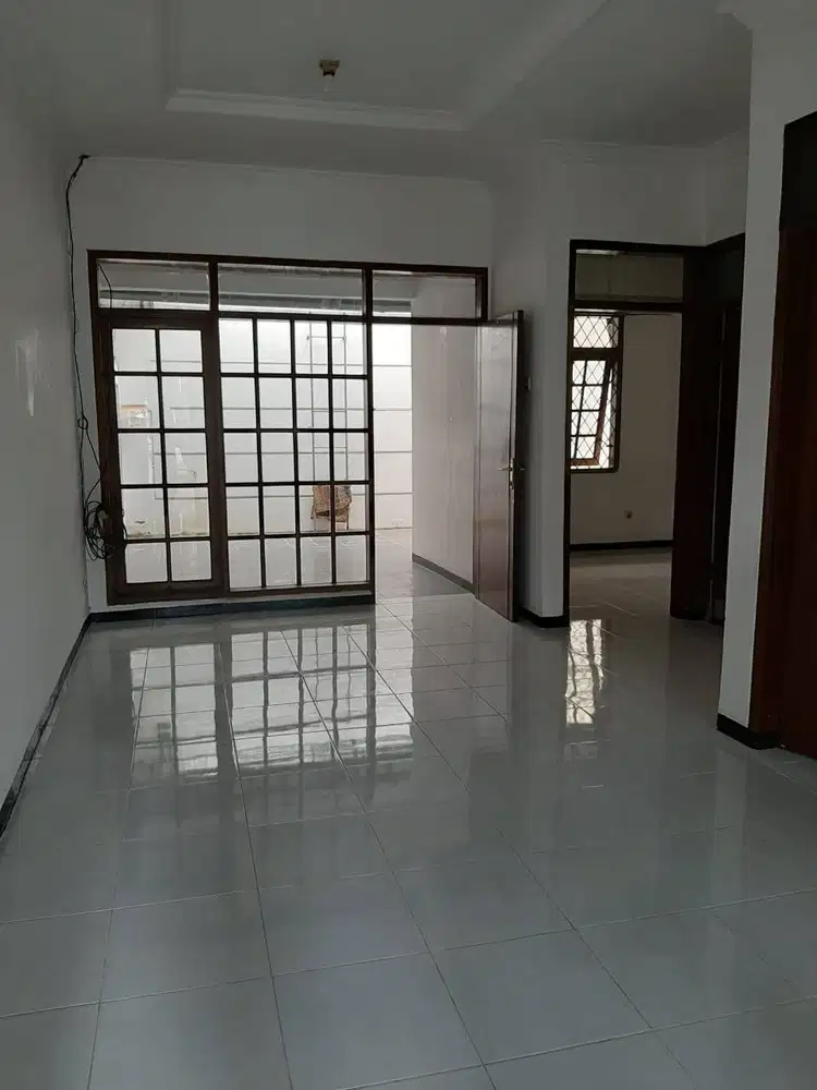 Disewakan Rumah Siap Pakai Di Cluster Batununggal Indah