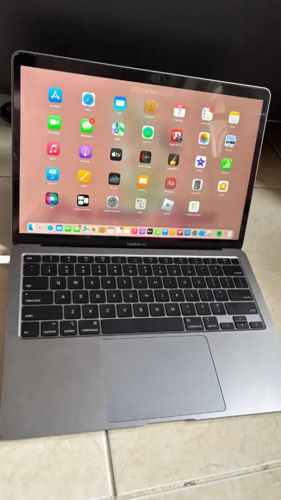Jual Macbook air 2020 8/256