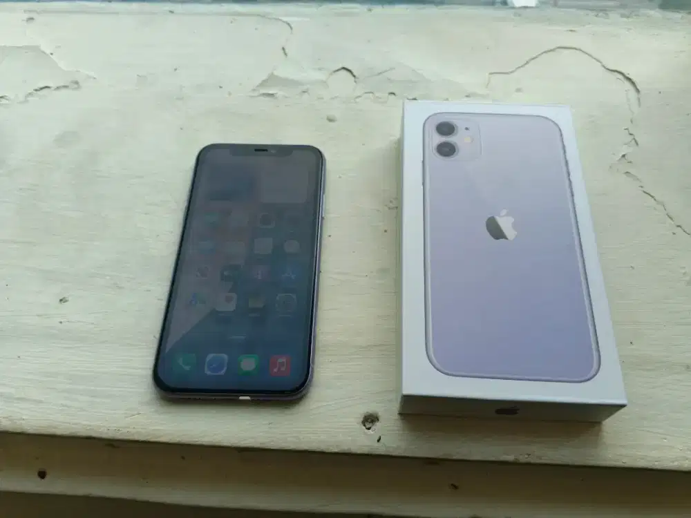 Iphone 11 128gb pemakaian simpanan