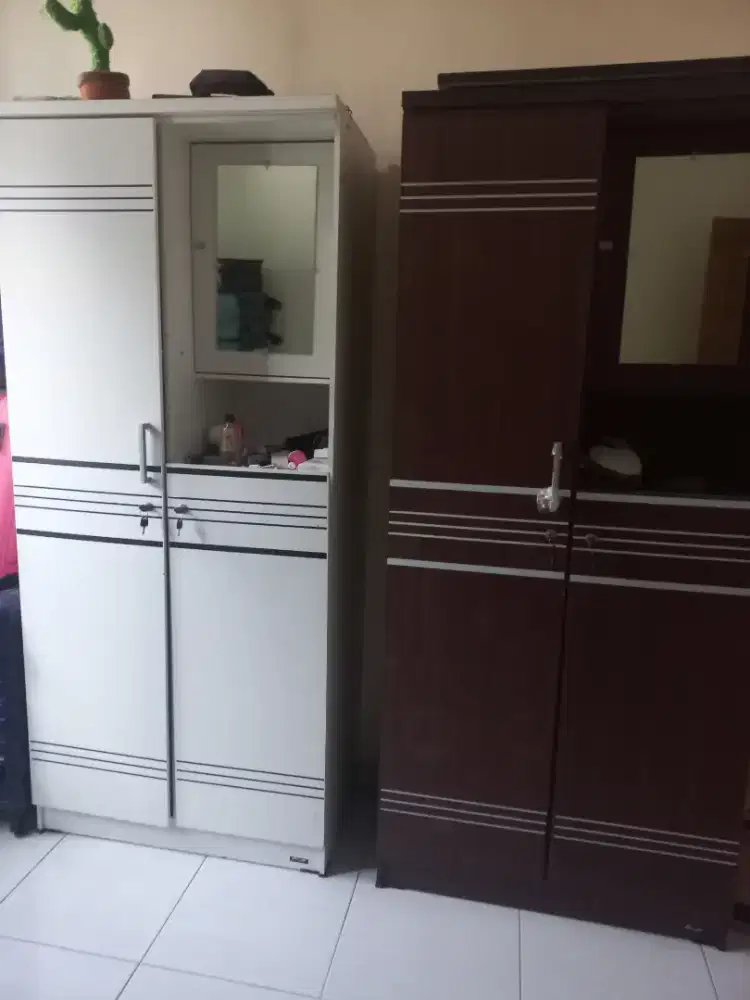 Dijual lemari pakaian