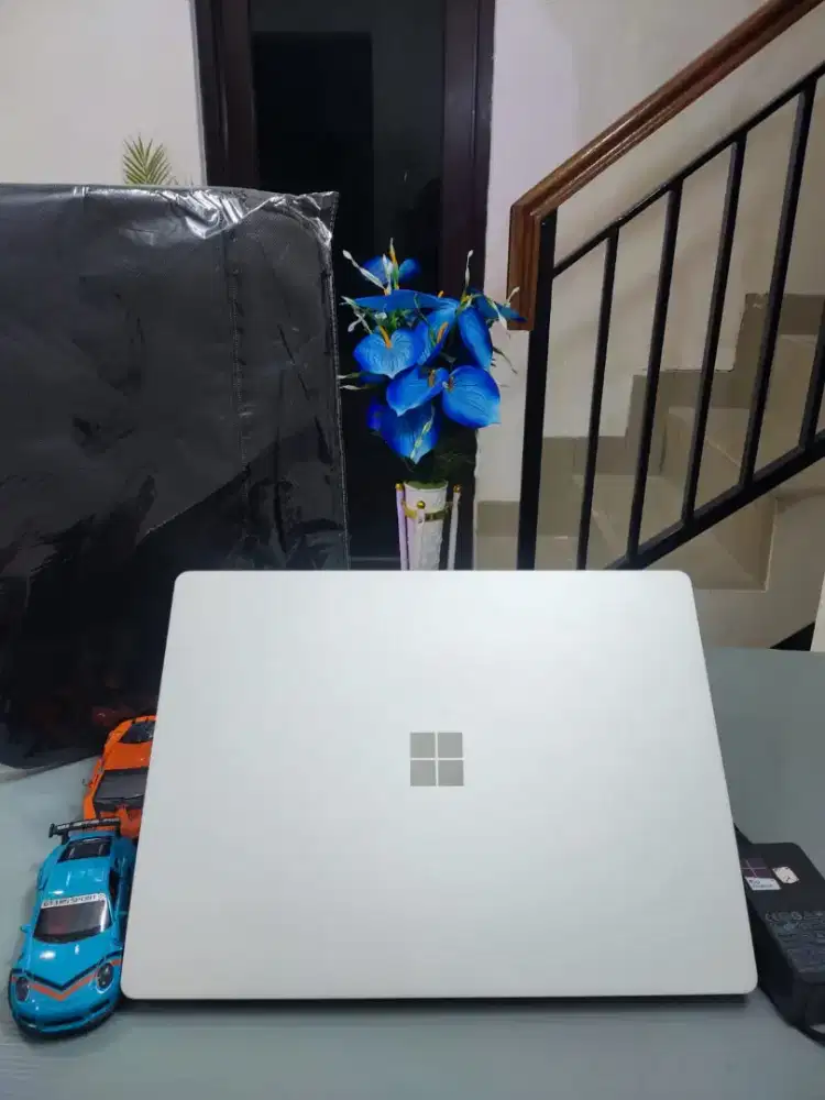 Microsoft Surface 7gen Core i5-7300 Ram 8Gb/Ssd 256Gb Backlit slim