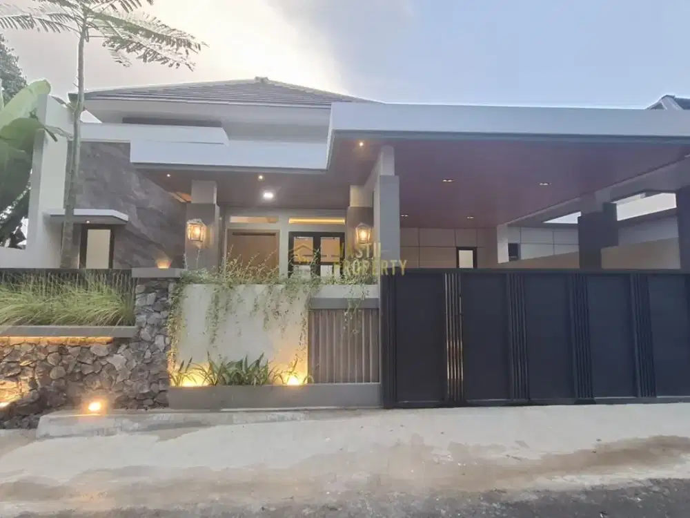 RUMAH SIAP HUNI, MODERN, 10 MENIT KE KAMPUS UII JOGJA DI NGAGLIK