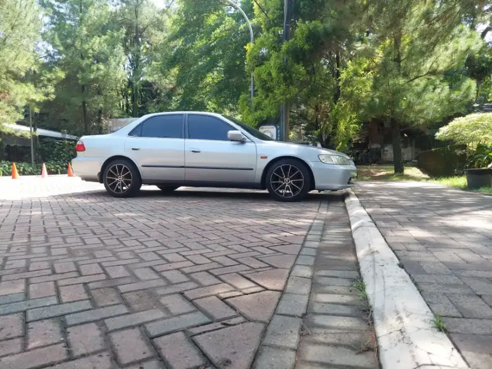 Honda Accord VTI-L (S 86) AT. (Automatic Transmission)