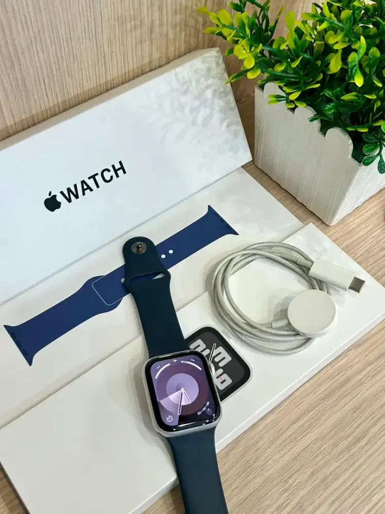 Apple Watch SE 2 44MM iBox Garansi Oktober 2026