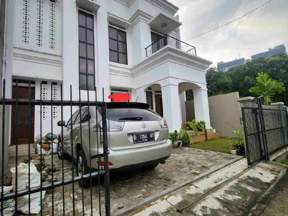 DIJUAL RUMAH BAGUS 2LANTAI SIAP HUNI LEBAK LESTARI INDAH LEBAK BULUS JAKSEL.