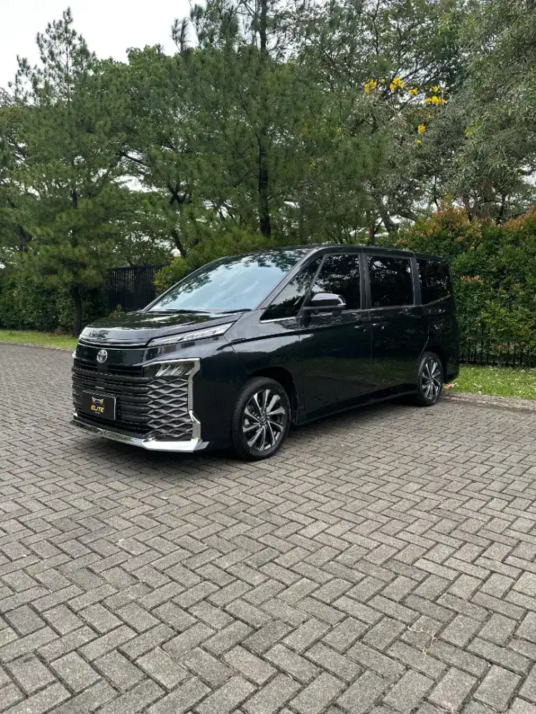 Toyota Voxy 2.0 CVT TSS 2024