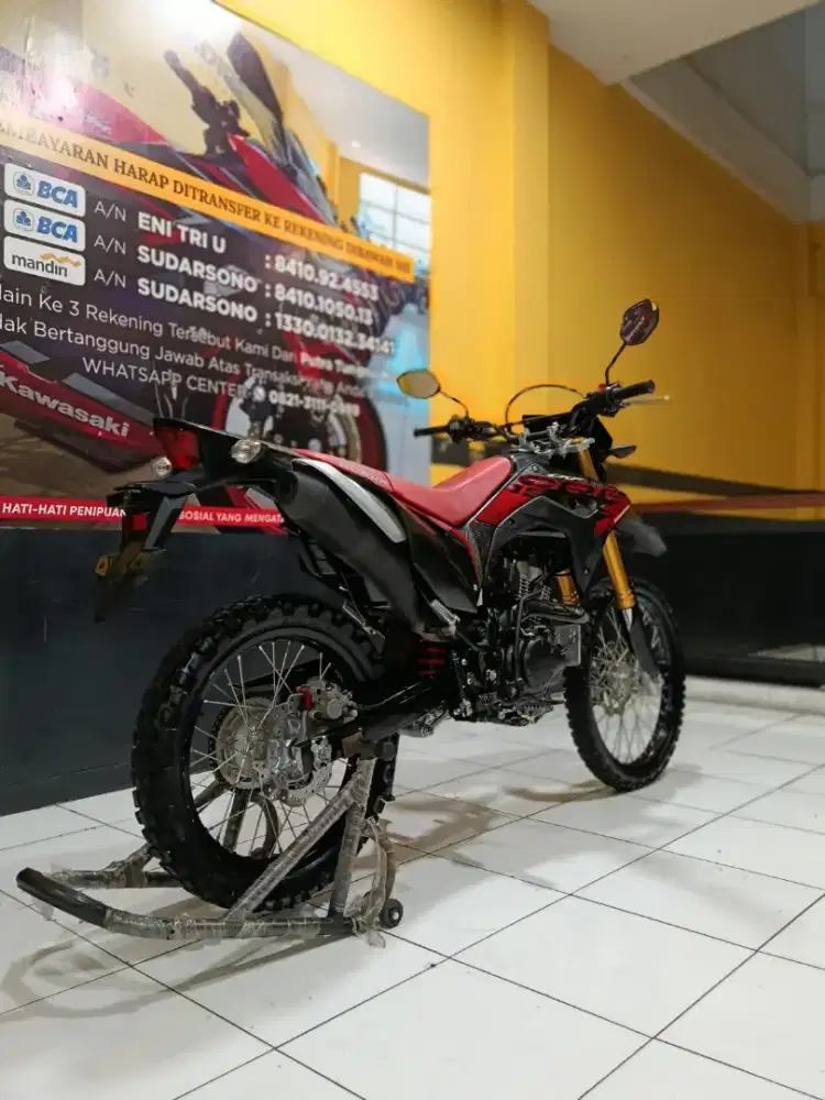 CRF 150 L 2022 km 9 ribu