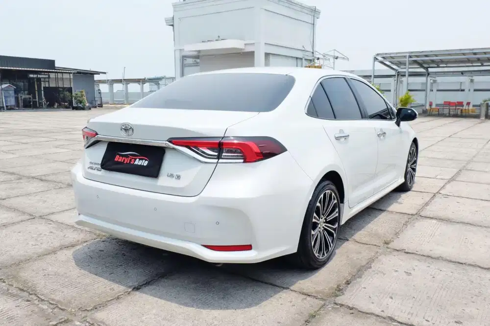 DP 35 Juta Toyota Corolla Altis V 1.8 2022 Facelift