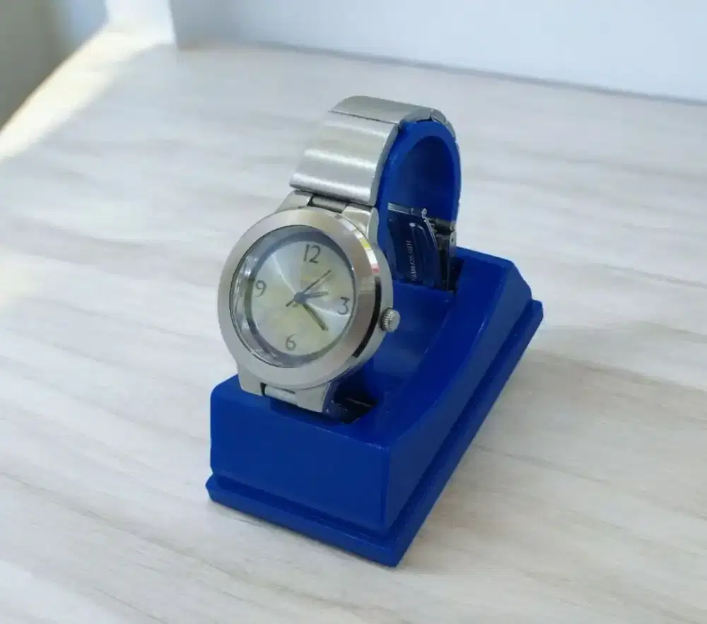 Jam tangan guess stainles Steel original preloved