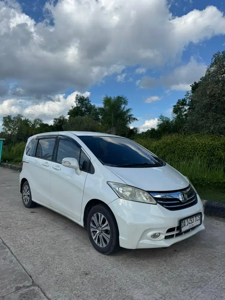 Honda freed 2012