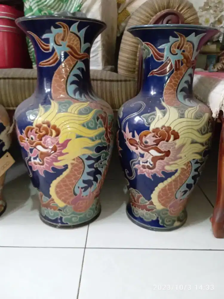 Satu set Furniture & Guci antik