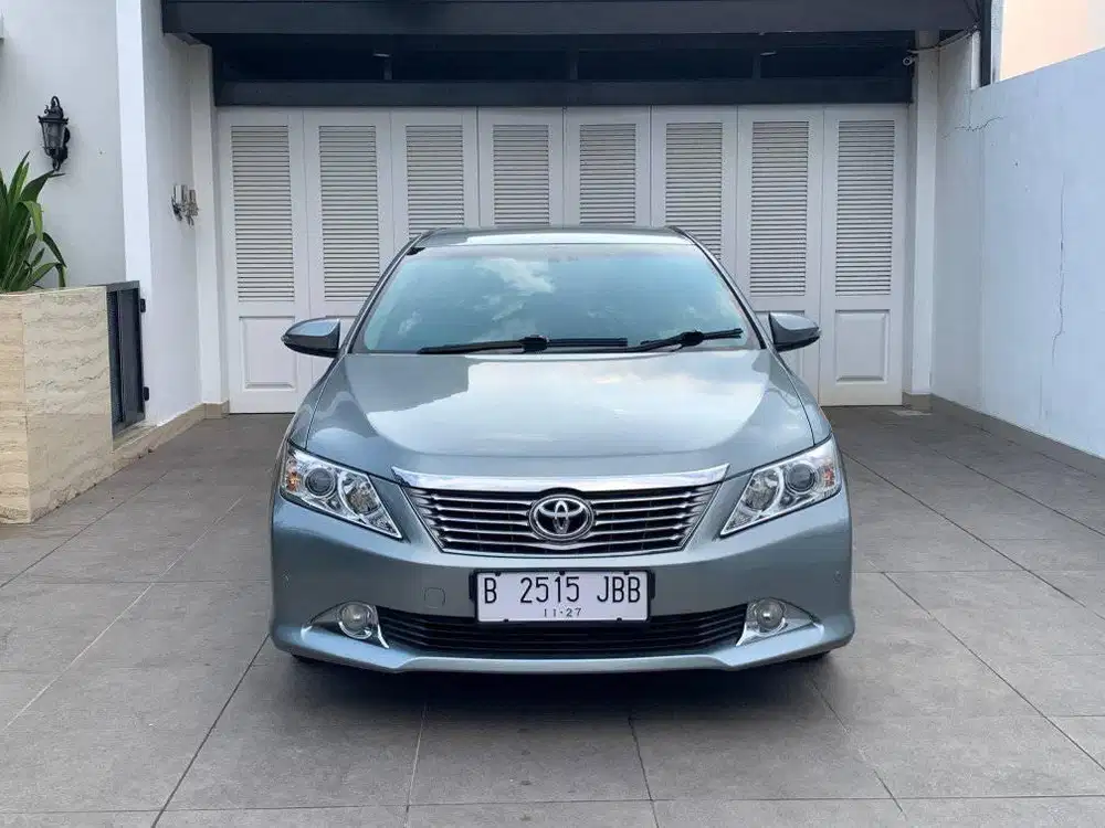 Toyota Camry 2.5 V AT 2012  Odometer 23 rb record