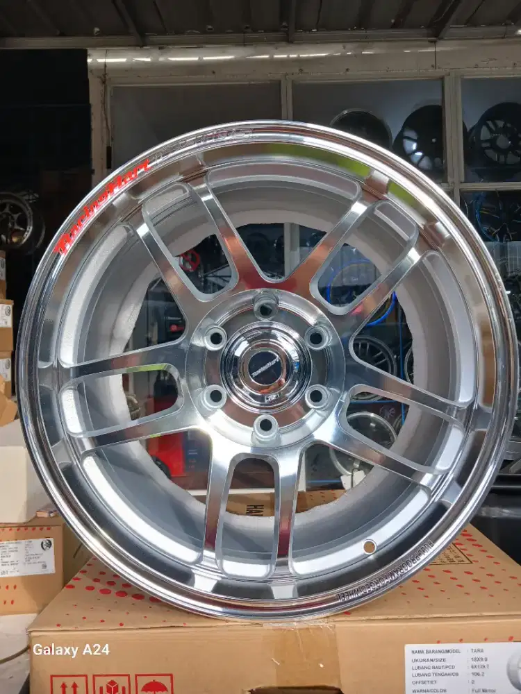 Racinghart cp035 ring 18x9 6x139,7 ET 0 full polish mirror. Fortuner