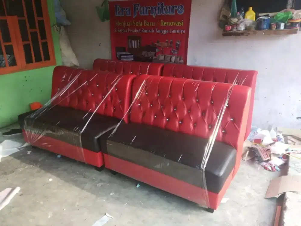 Erafurniture*sofa CAFE merah-hitam motif kancing kain kulit