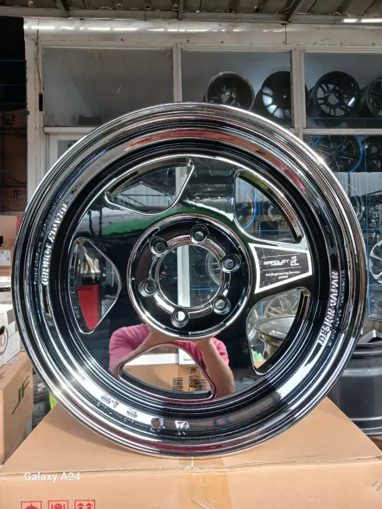 Bradley Takumi ring 18x9 6x139,7 ET 0 black chrome. Pajero fortuner