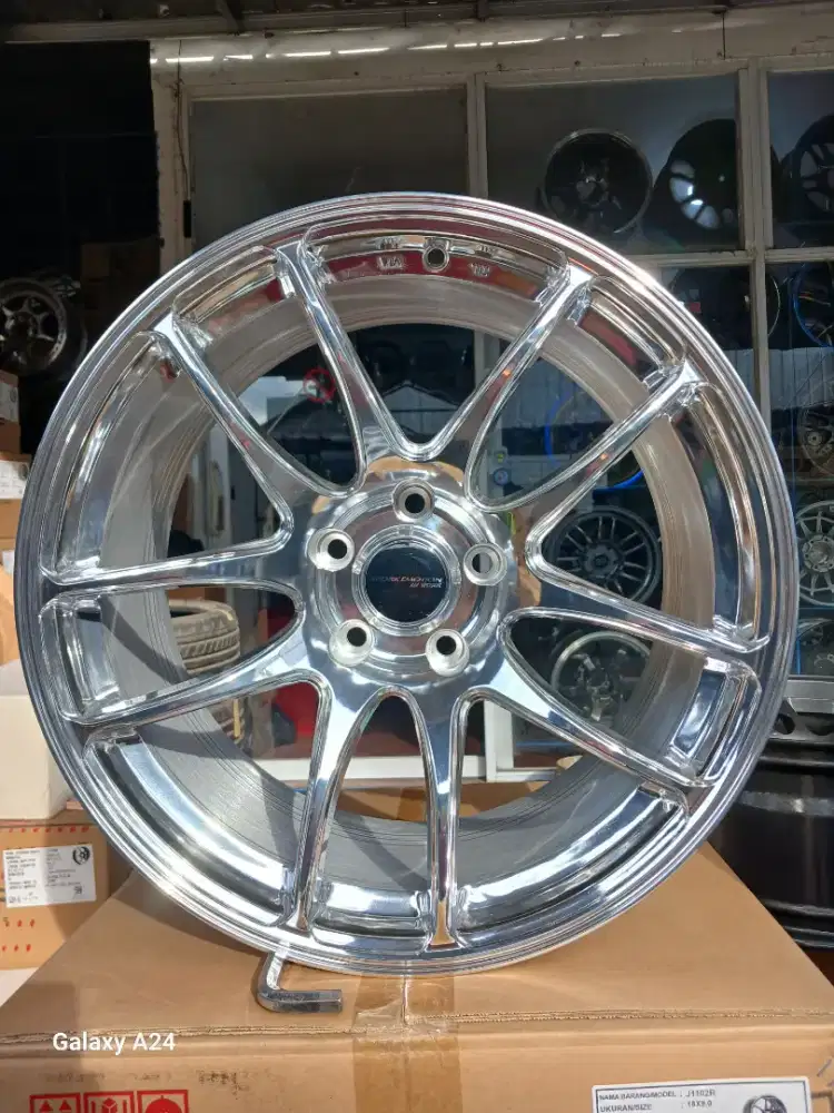 Work kiwami ring 18x9 5x114,3 ET 28 full polish mirror. Zenix reborn