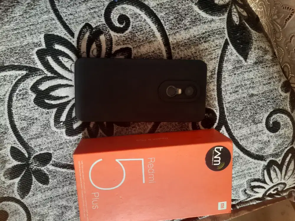 Xiaomi 5 plus ram 64gg