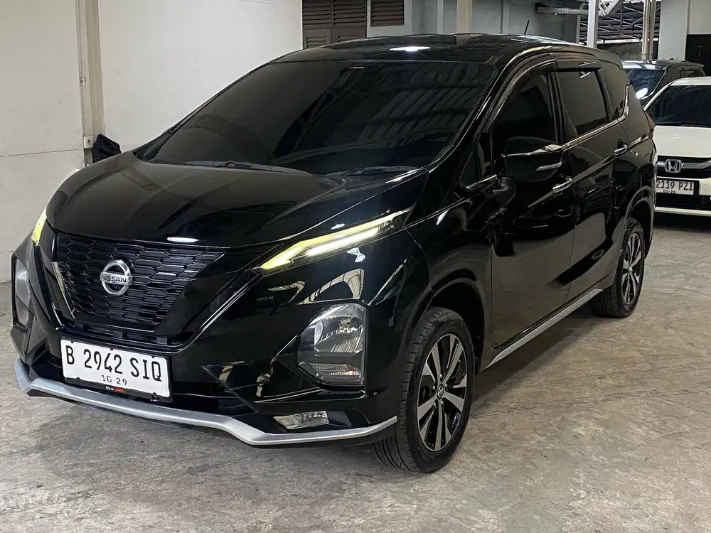 Nissan Livina 1.5 VL AT 2019 Hitam PREMIUM B2942SIQ
