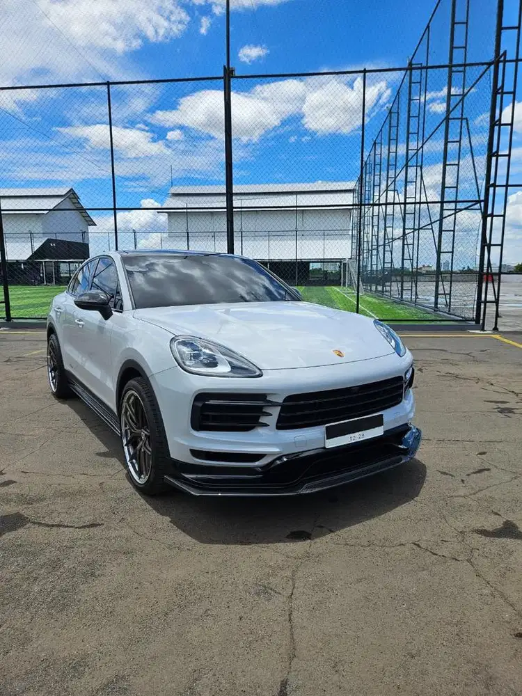 PORSCHE CAYENNE 3.0L COUPE 2023 – WHITE ON BLACK