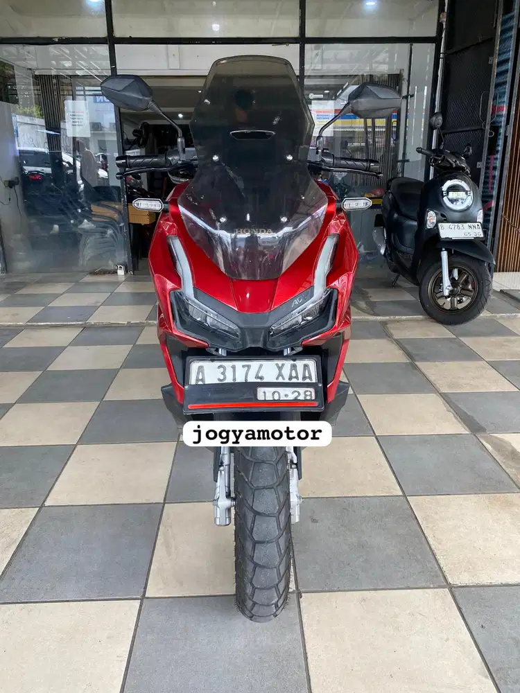 Honda Adv 160 CBS Tahun 2023