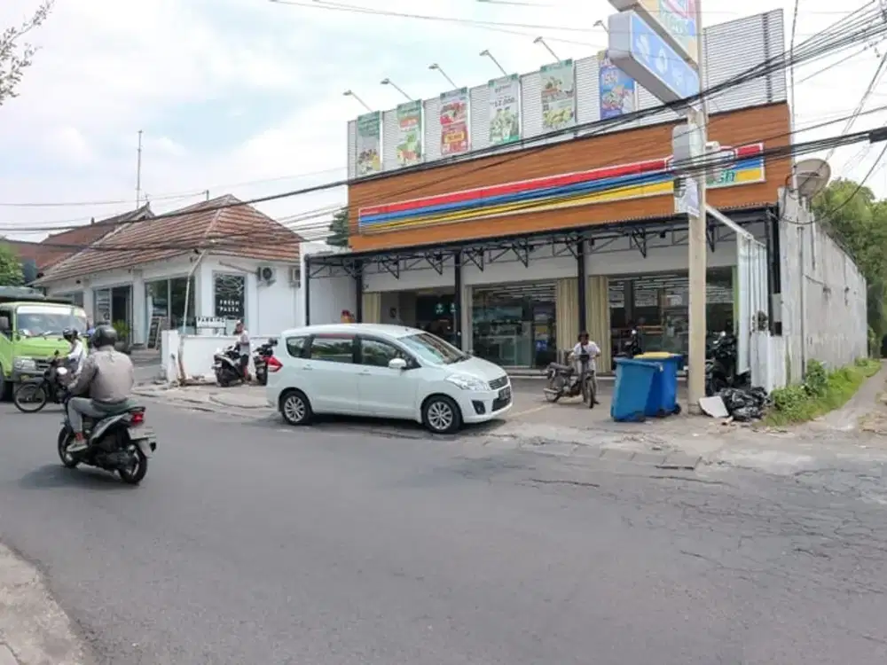 LOKASI LANGKA!!! Dijual Gedung dan Tanah Kosong di Jalan Utama Pengosekan, Ubud
