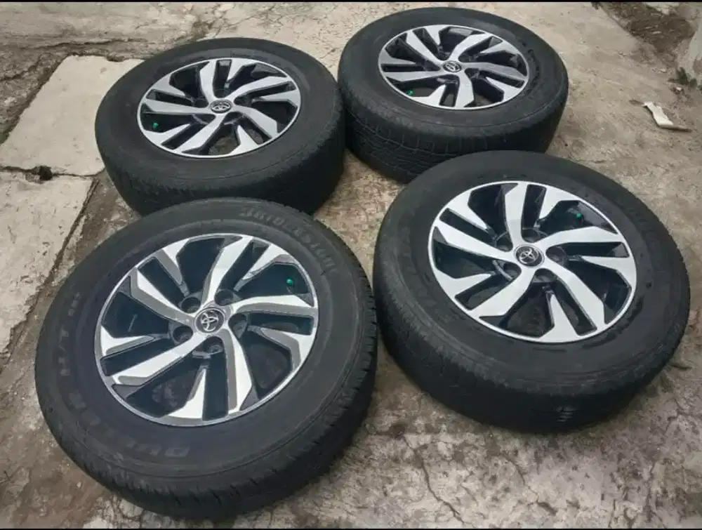 Velg oem Toyota Rush r16
