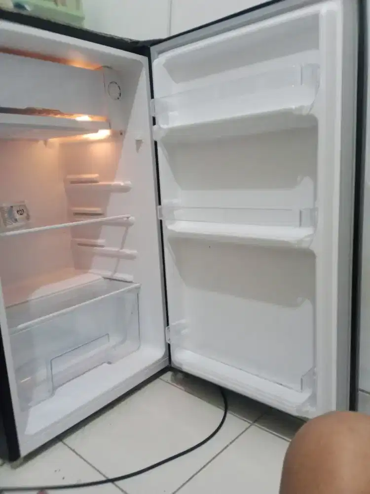 Dijual aja kulkas satu pintu