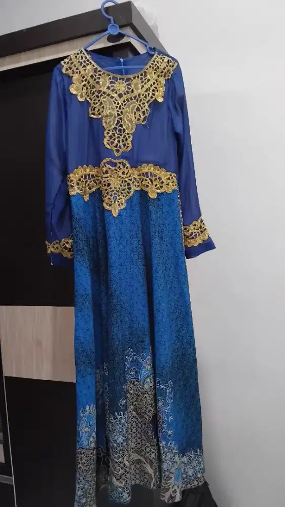 (PRELOVED) Dress panjang motif batik
