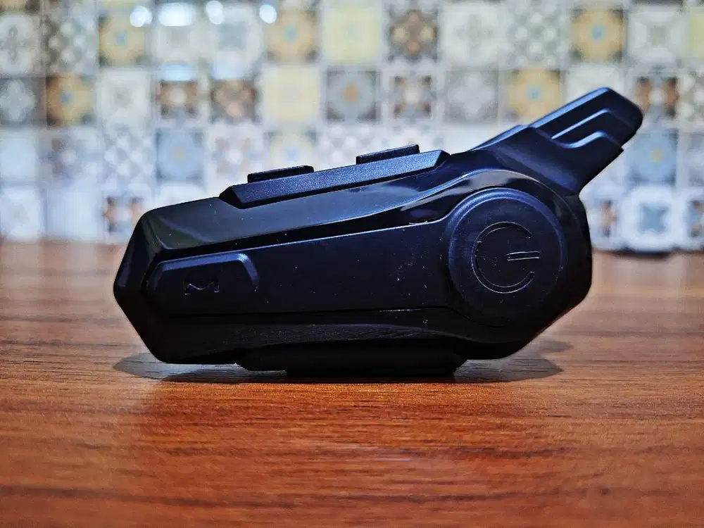 Bluetooth Intercom Helm Waterproof – Cocok untuk Touring & Harian