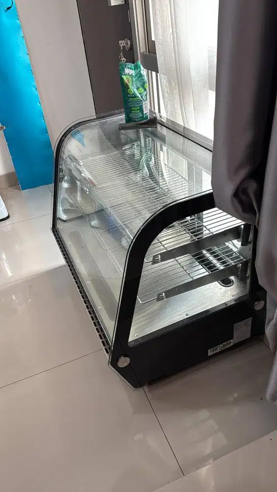 DIJUAL KULKAS SHOWCASE DISPLAY, jual rugi & kondisi masih sangat bagus