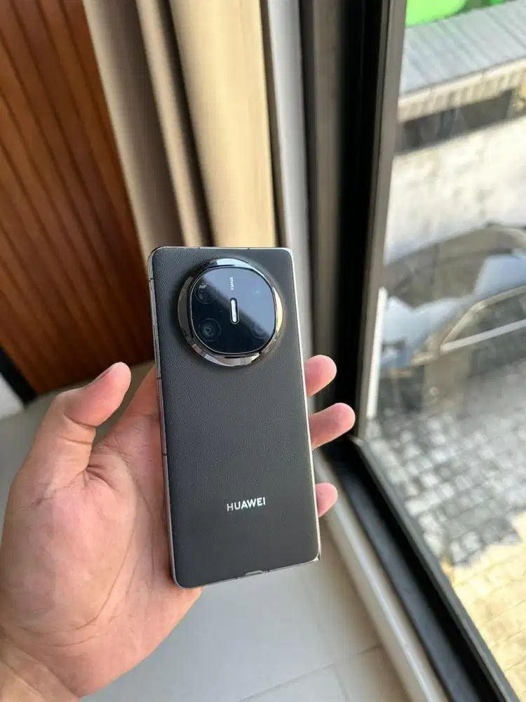 Huawei mate x6 hitam ram 12 / memori 512gb