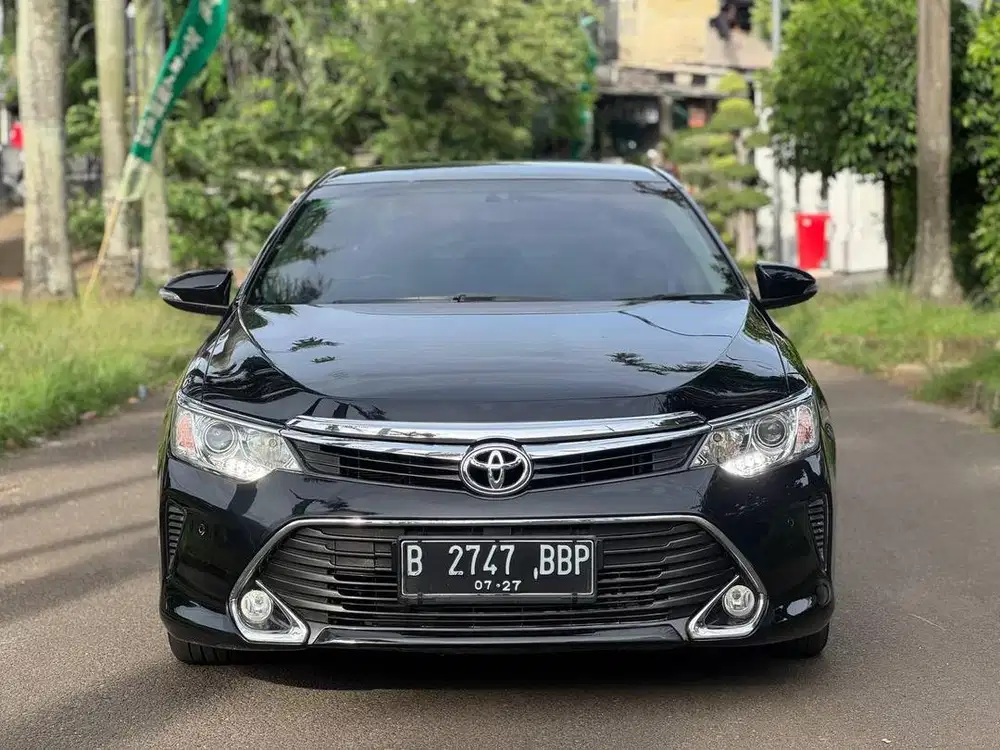 Toyota New Camry V 2.5 AT 2017 Hitam