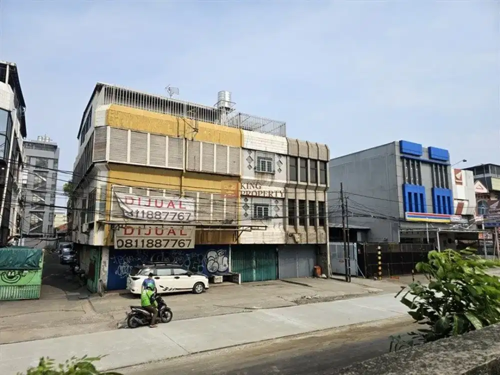 Ruko Strategis Jembatan Dua! Dapat 2 Sekaligus Cuma Bayar 1 Harga, 3,5Lantai Pinggir Jalan, Cocok Segala Macam Usaha.