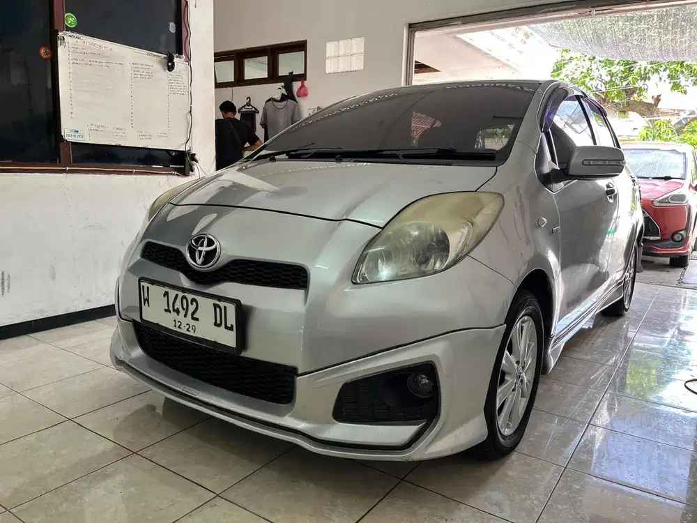 Toyota Yaris J at 2013