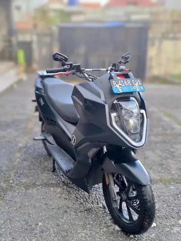 Alva One 2023 Hitam Supernova Black