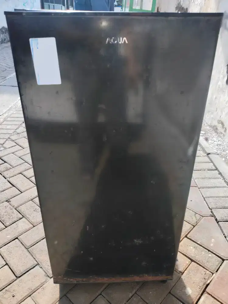 Kulkas 1pintu aqua kondisi normal dingin beku siap pakai