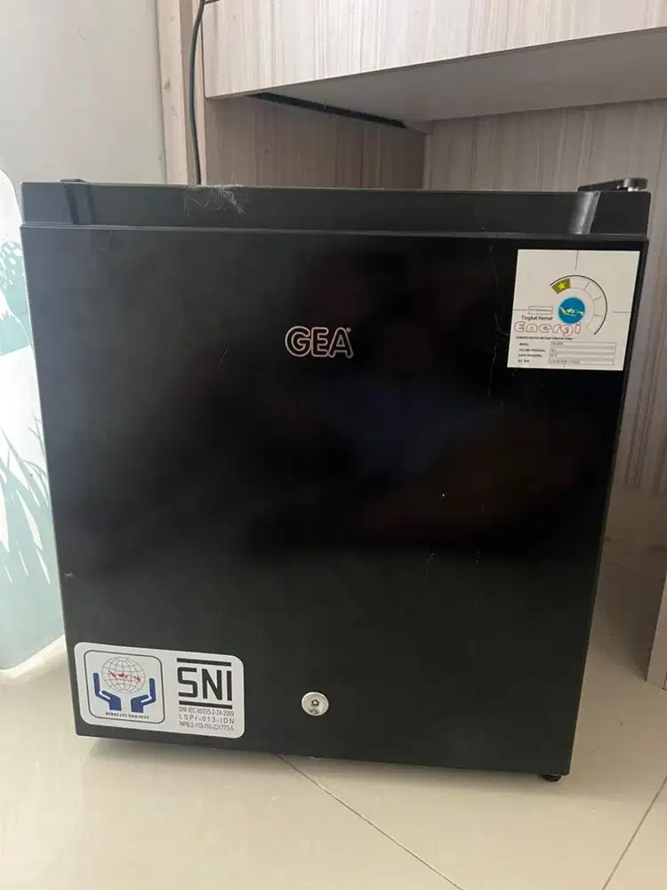 GEA Kulkas Mini, Masih Seperti baru