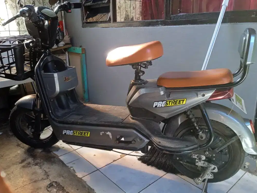 Sepeda listrik merk prostreet