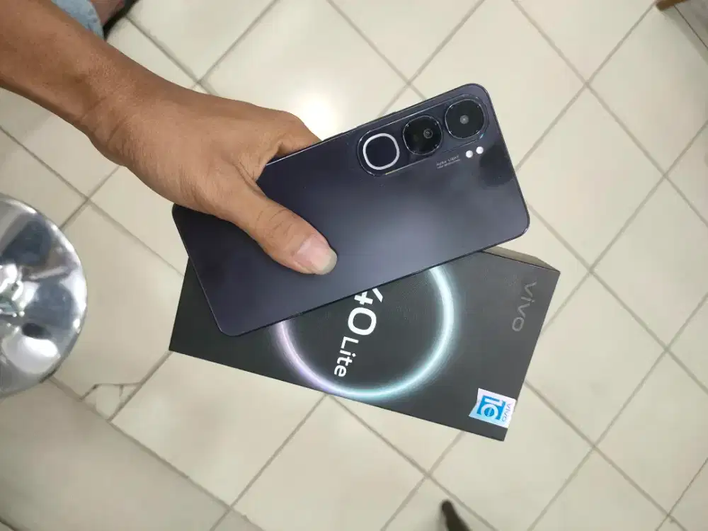 Vivo v40 lite 8/256