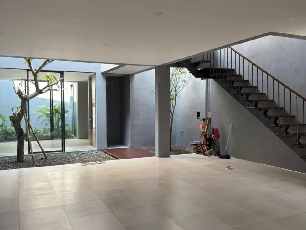 FOR SALE RUMAH MODERN TROPIS DI PONDOK PINANG JAKARTA SELATAN