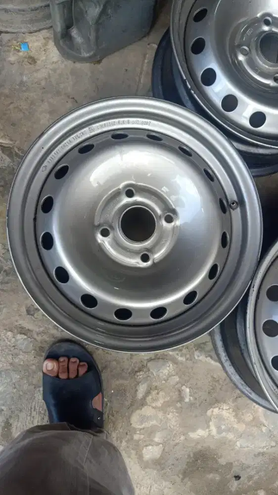 Velg kaleng Wuling ring 15 hole 4 pcd 114,3