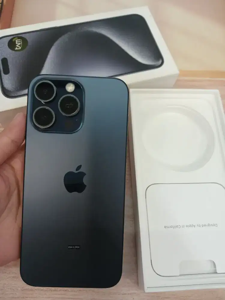 Apple iphone 15 pro max 1tb blue eks ibox bh 92% lengkap