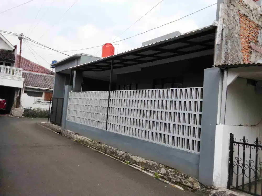 di jual rumah 2 lantai shm dalam komplek P dan K Ciparigi bogor