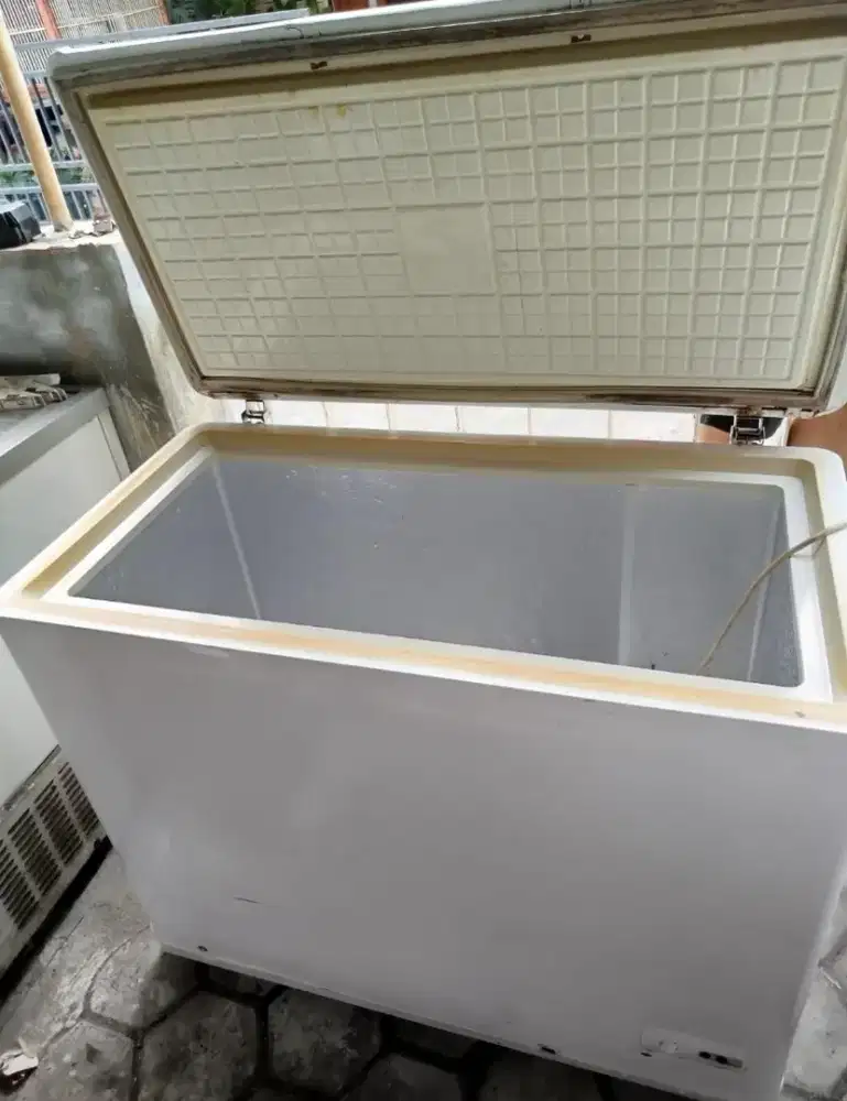 Freezer Box Sharp 200L