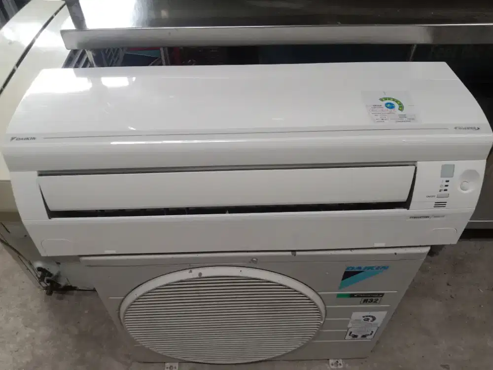 Ac daikin inferter 1pk ori mulus