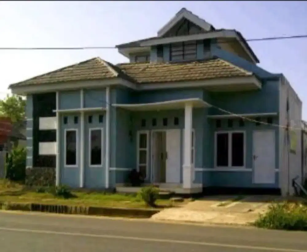 Jual cepat rumah dengan tanah yg luas posisi HOOK