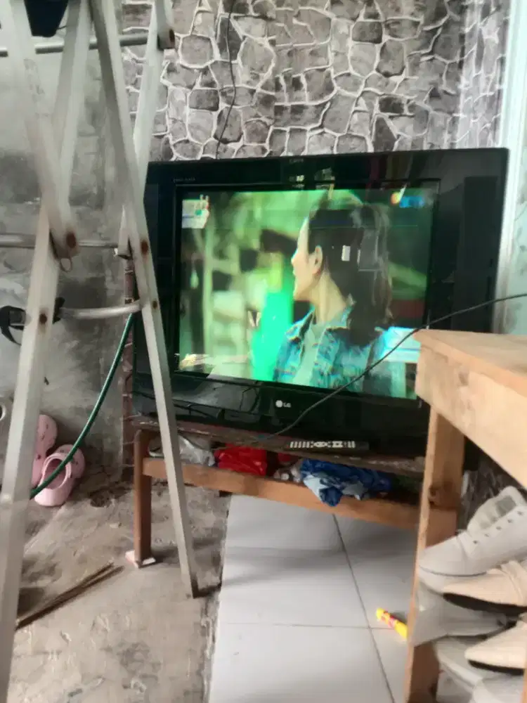 Jual cepat tv mrek LG Harga Bisa Nego