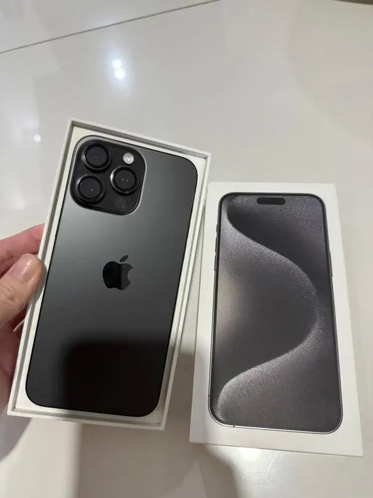 Dijual iPhone 15 pro max 256 gb ex iBox Black Titanium