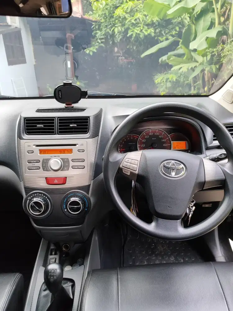 Toyota Avanza 2012 Bensin