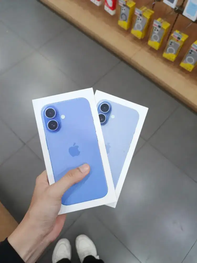 Bisa cicilan 24bln Iphone 16 dan iphone 17 basic garansi resmi ibox